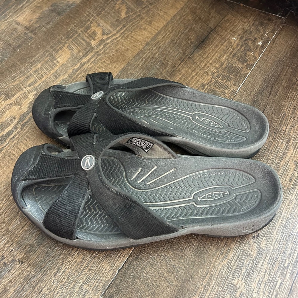 KEEN Bali Womens Slide Sandals Black Grey Rubber Toe Bumper Slip On Size 7